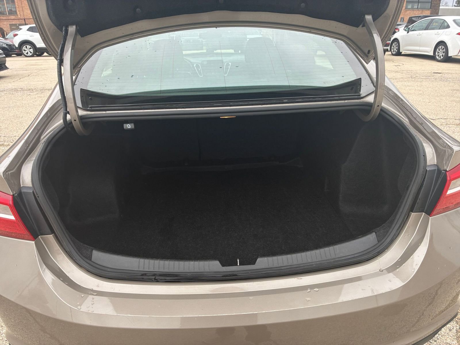 Thumbnail: 2023 Chevrolet Malibu - 32