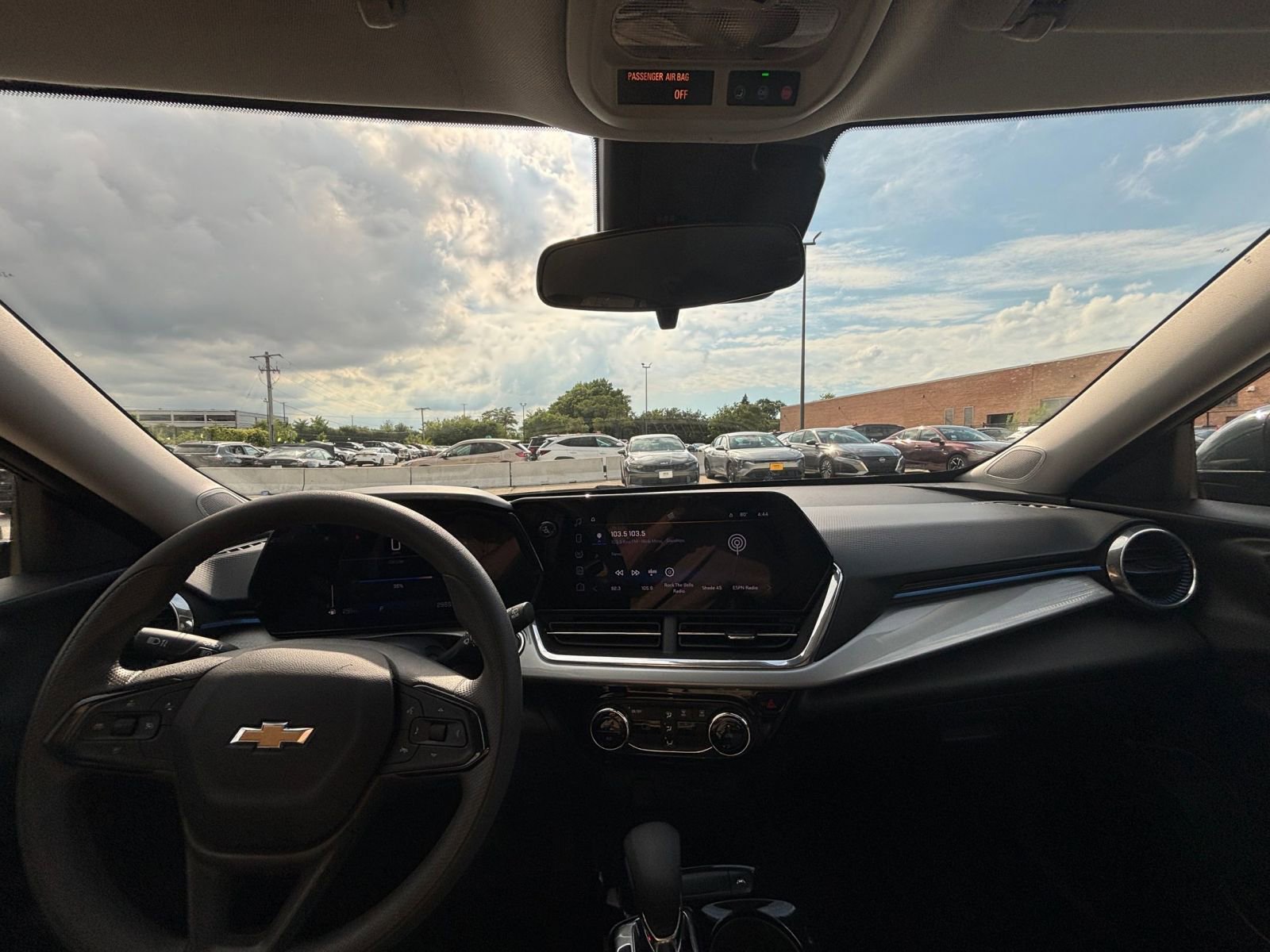 Thumbnail: 2025 Chevrolet Trax - 32