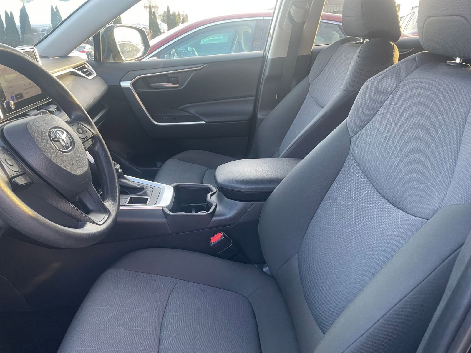 Thumbnail: 2025 Toyota RAV4 - 28