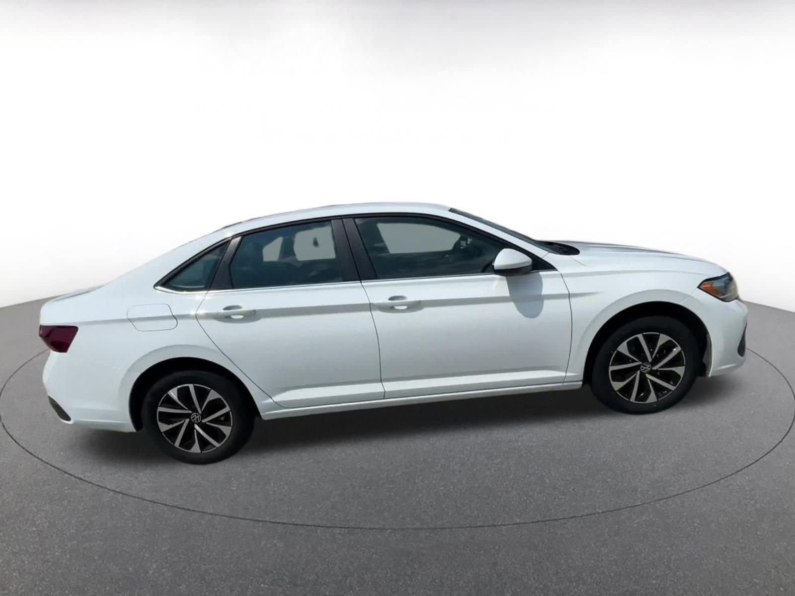 Thumbnail: 2024 Volkswagen Jetta - 15