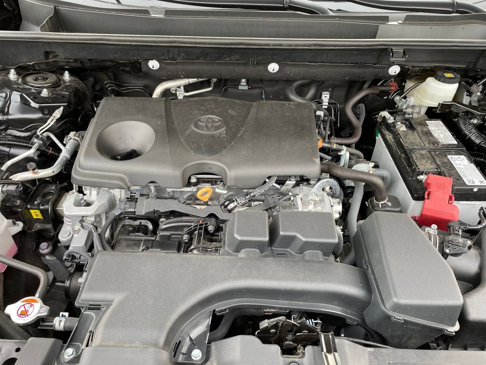 Thumbnail: 2025 Toyota RAV4 - 32