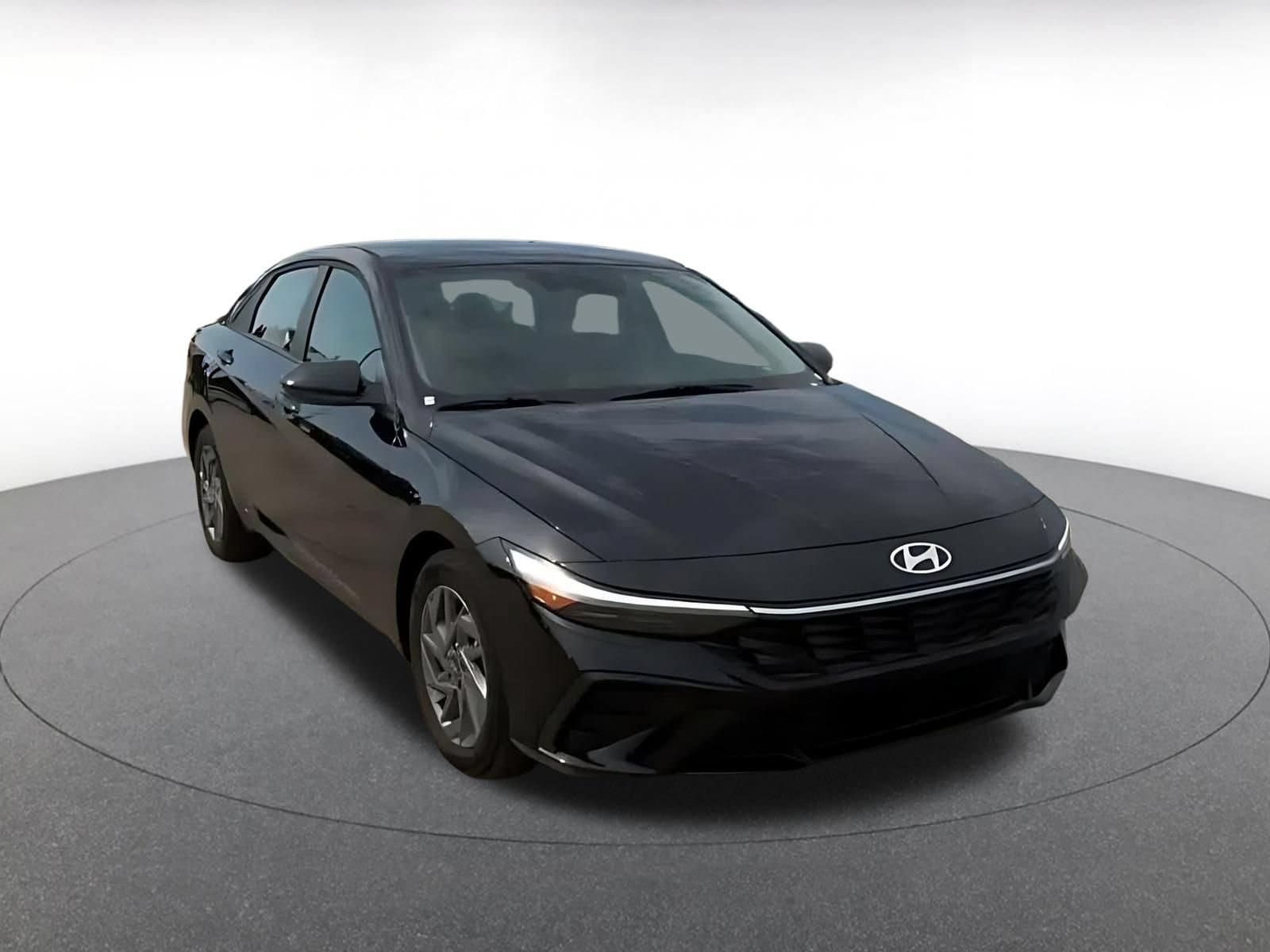 Thumbnail: 2026 Hyundai Elantra - 3