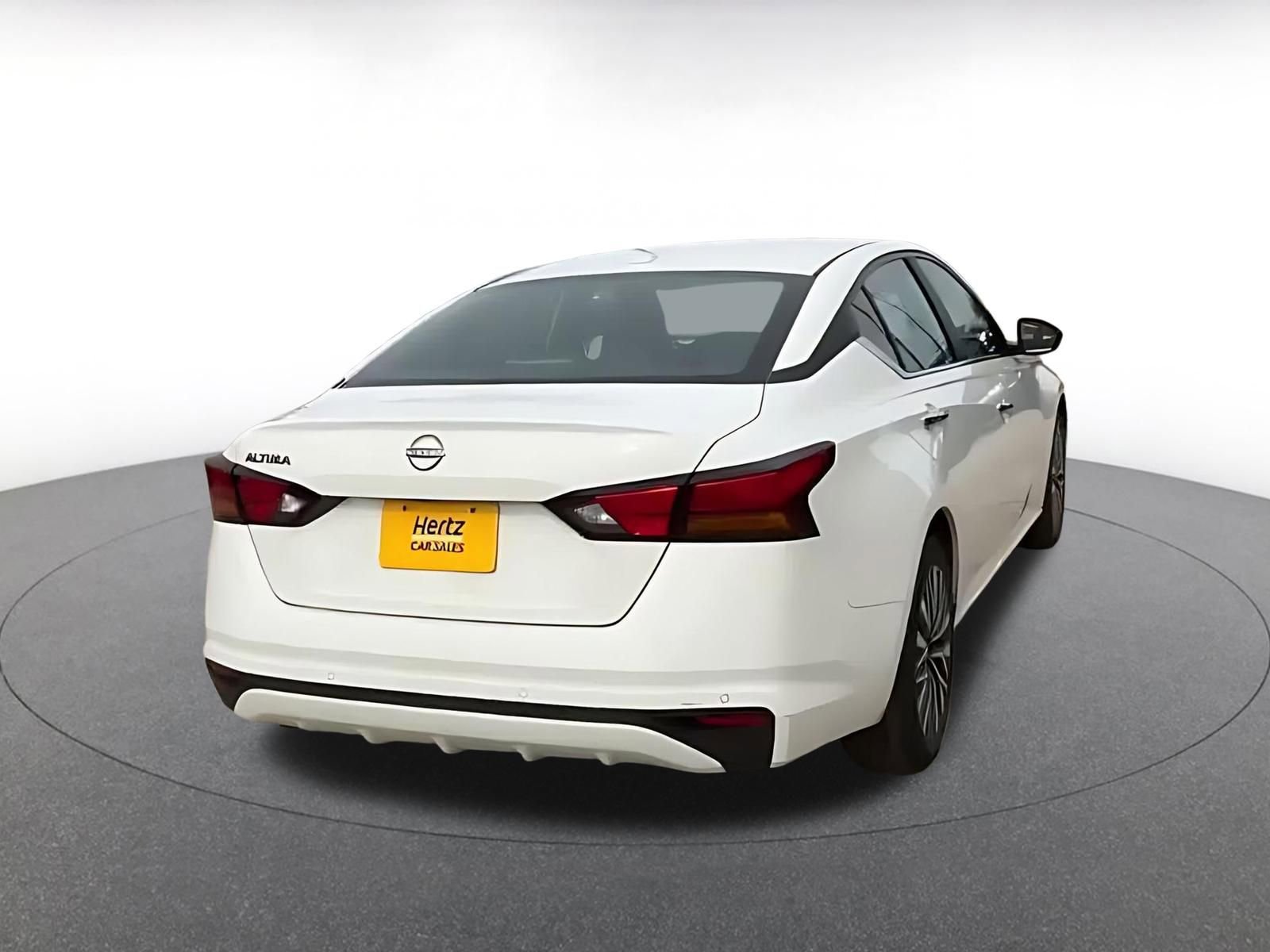 Thumbnail: 2025 Nissan Altima - 9