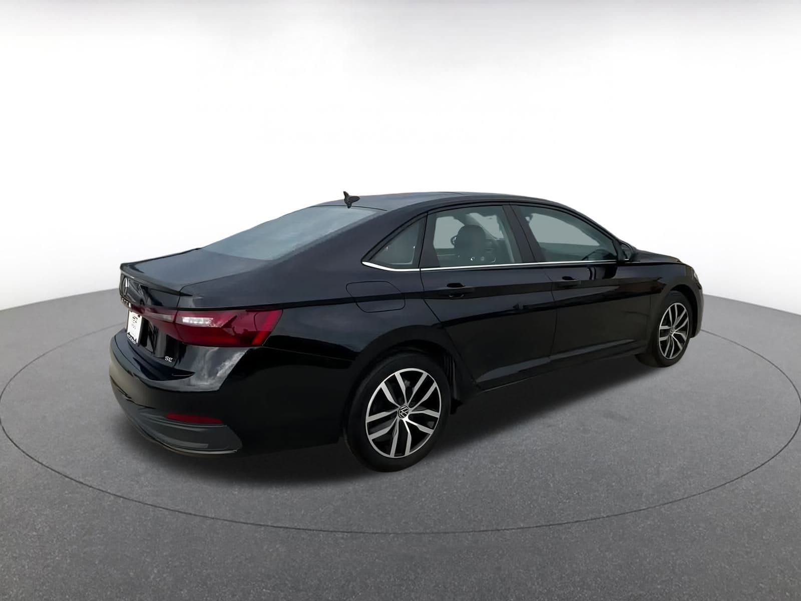 Thumbnail: 2025 Volkswagen Jetta - 15