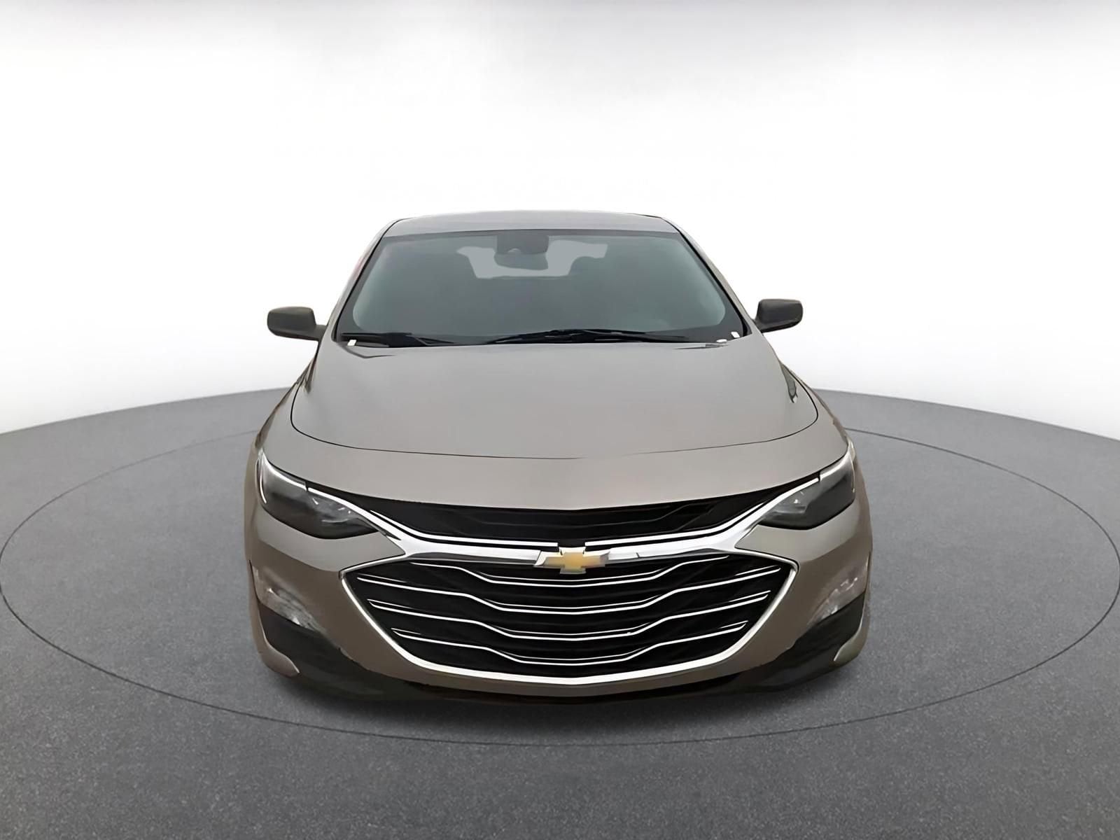 Thumbnail: 2023 Chevrolet Malibu - 4