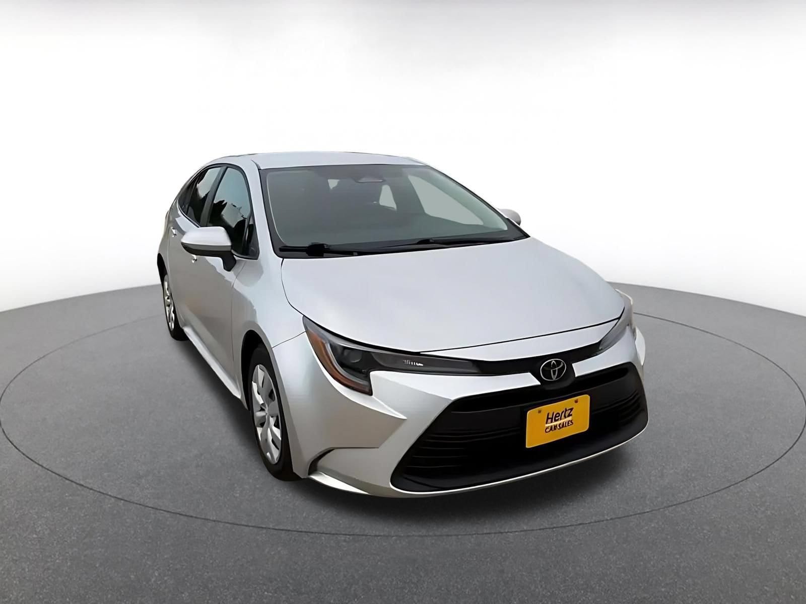 Thumbnail: 2025 Toyota Corolla - 3