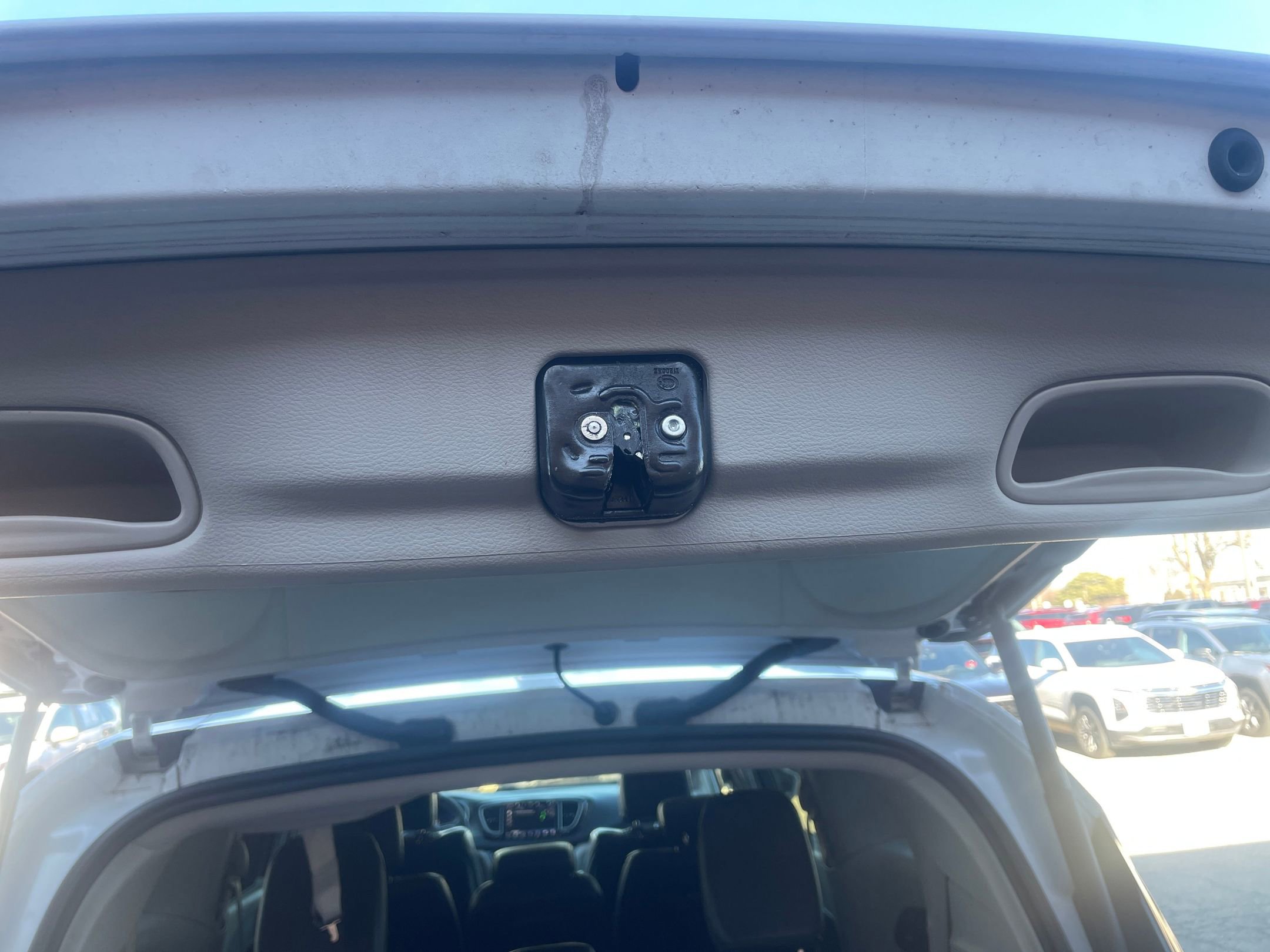 Thumbnail: 2022 Chrysler Pacifica - 23