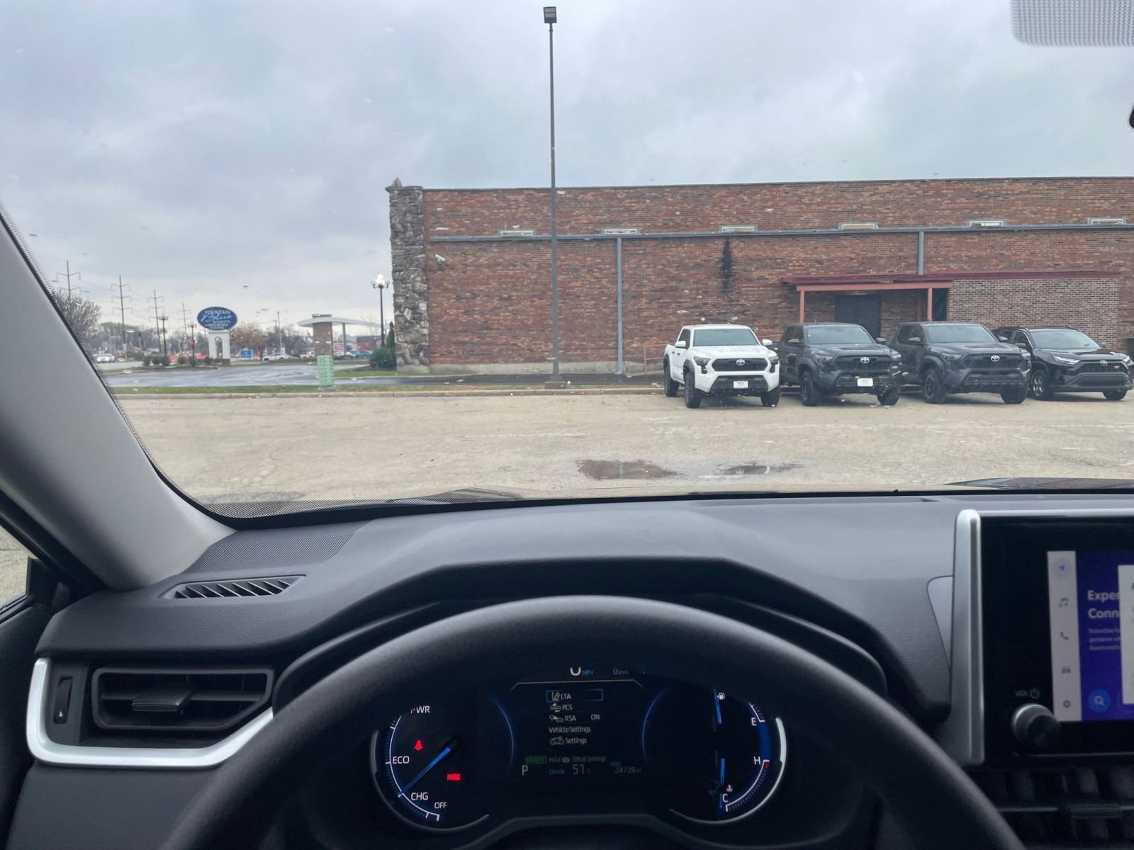 Thumbnail: 2025 Toyota RAV4 - 34