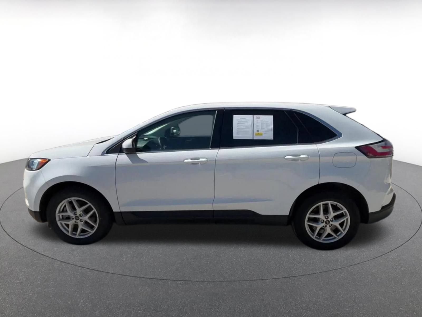Thumbnail: 2023 Ford Edge - 9