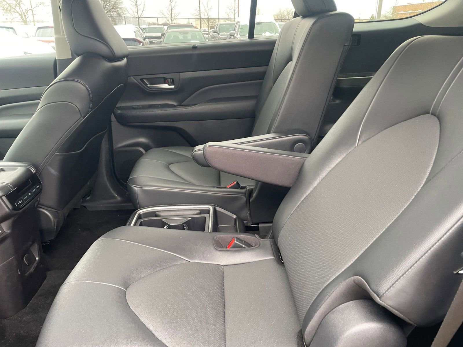 Thumbnail: 2025 Toyota Grand Highlander - 24