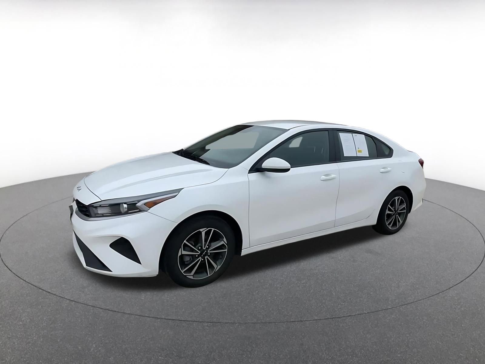 Thumbnail: 2024 Kia Forte - 8