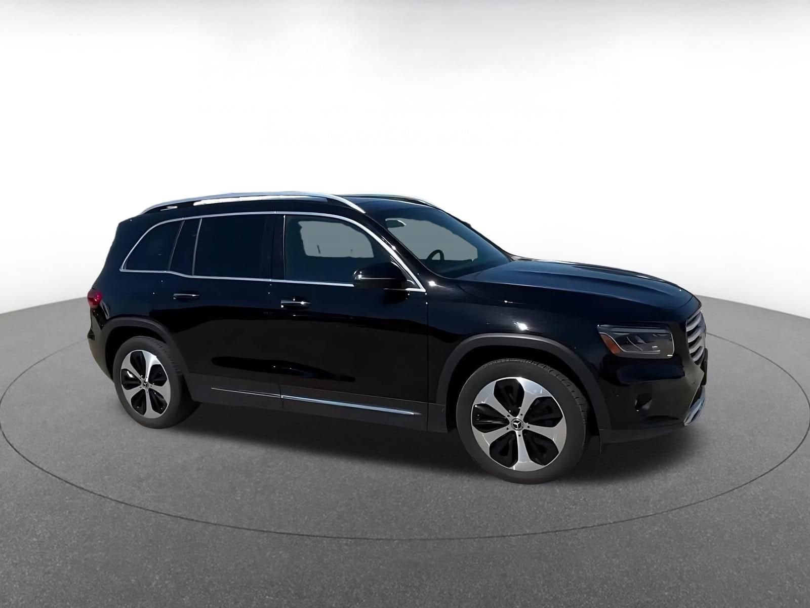 Thumbnail: 2025 Mercedes-Benz GLB - 2