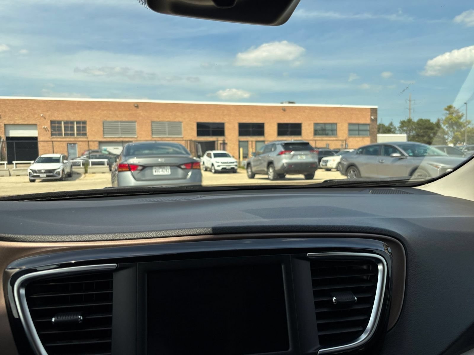 Thumbnail: 2024 Chrysler Voyager - 16