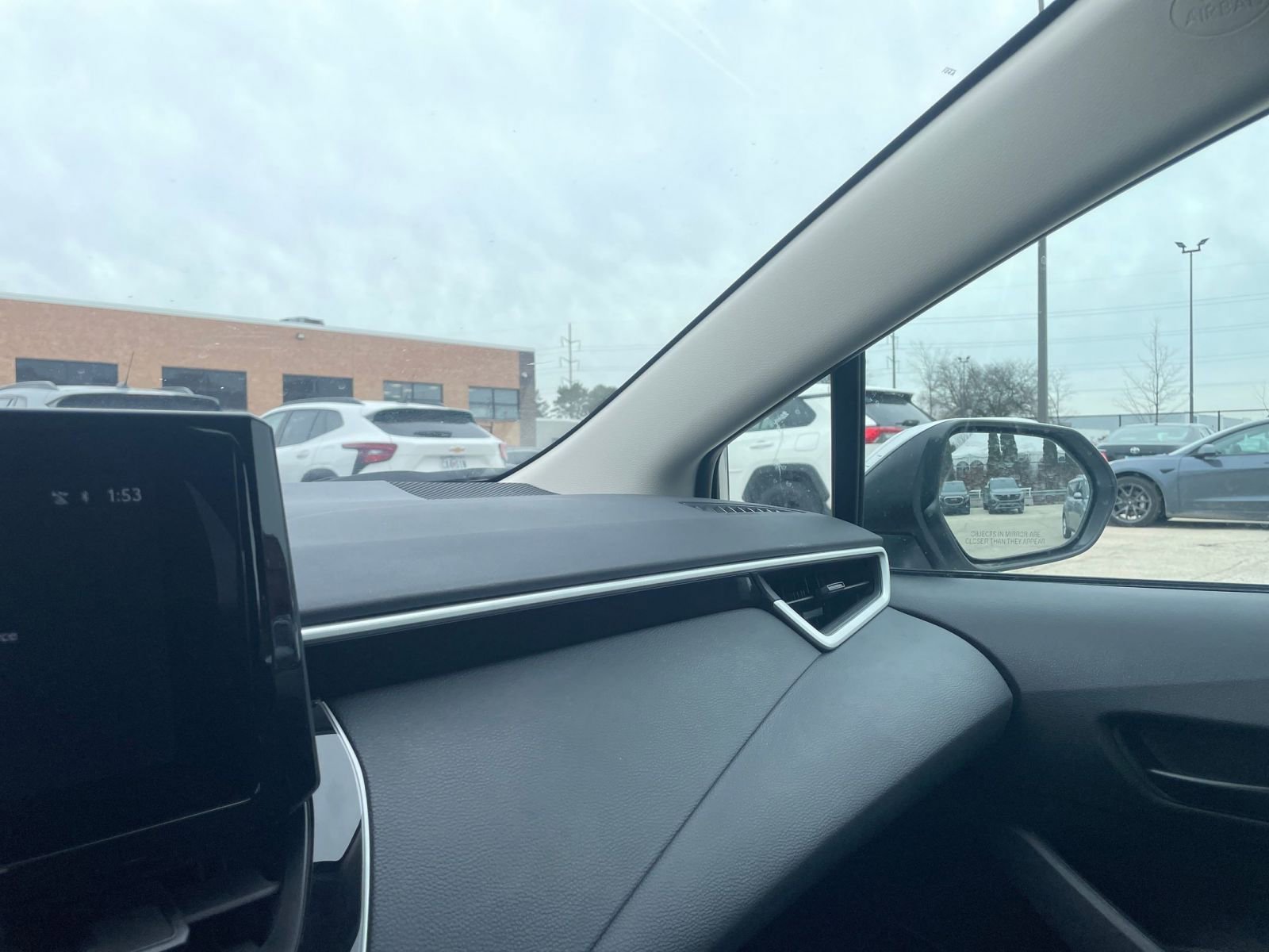 Thumbnail: 2025 Toyota Corolla - 33