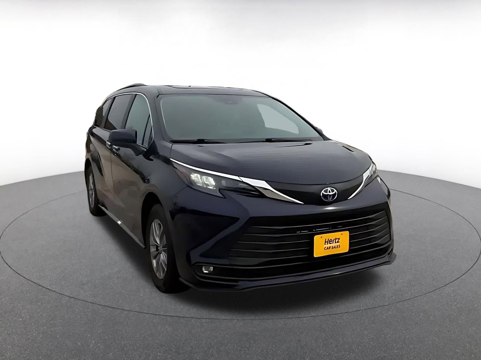 Thumbnail: 2025 Toyota Sienna - 3