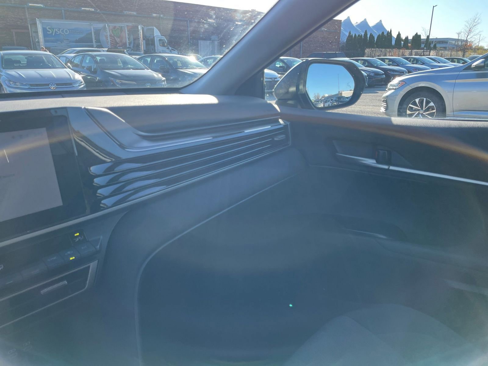 Thumbnail: 2025 Toyota Camry - 35