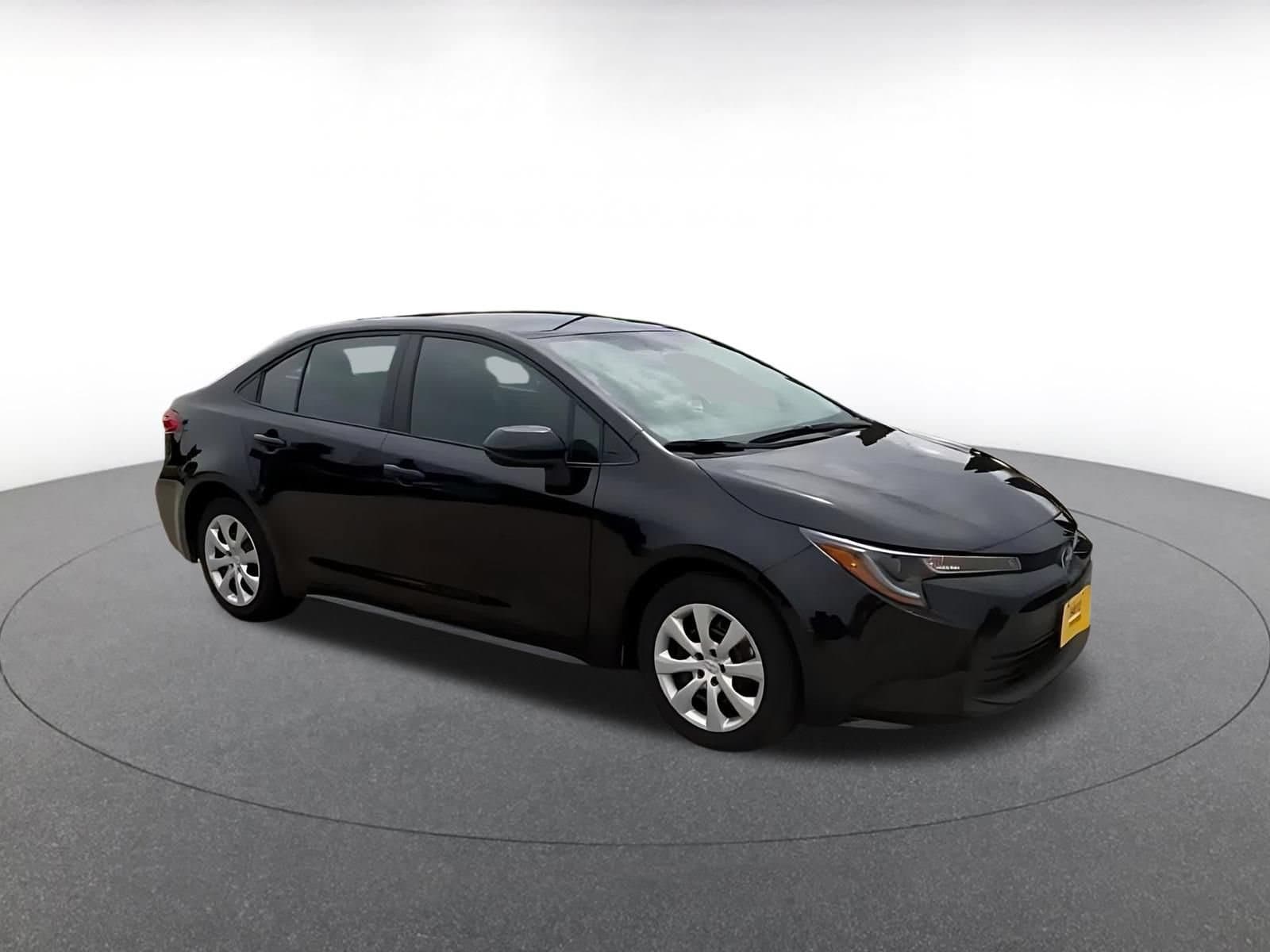 Thumbnail: 2025 Toyota Corolla - 2