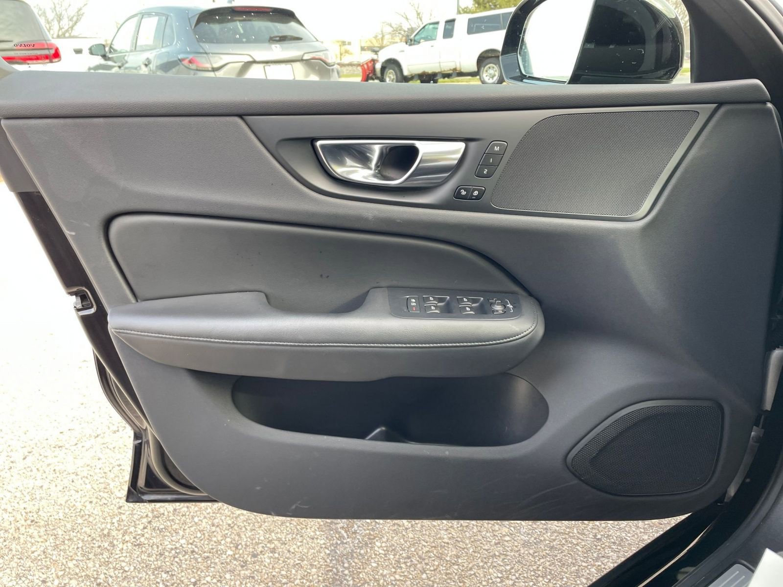 Thumbnail: 2025 Volvo S60 - 18