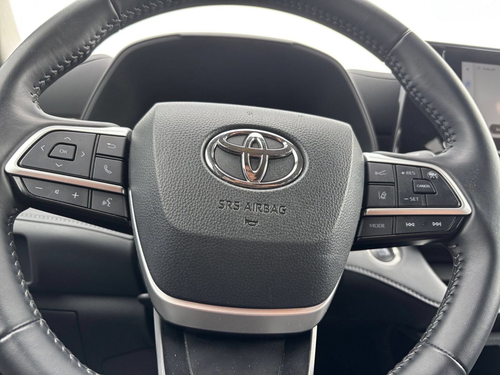 Thumbnail: 2025 Toyota Highlander - 29