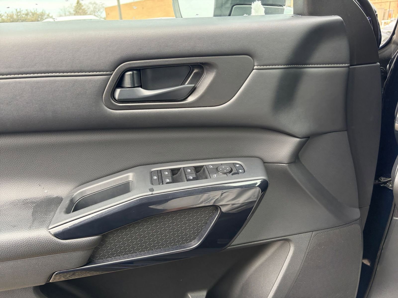 Thumbnail: 2025 Nissan Pathfinder - 18