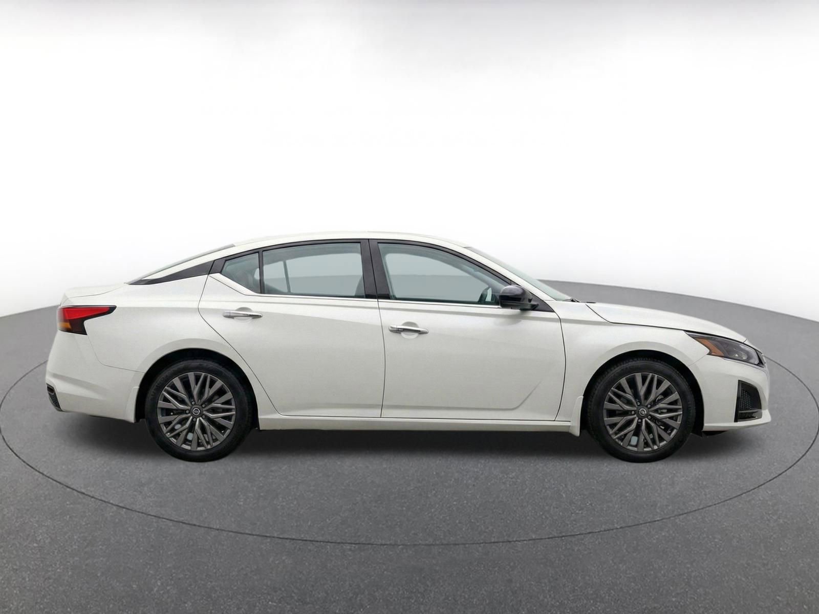 Thumbnail: 2025 Nissan Altima - 14