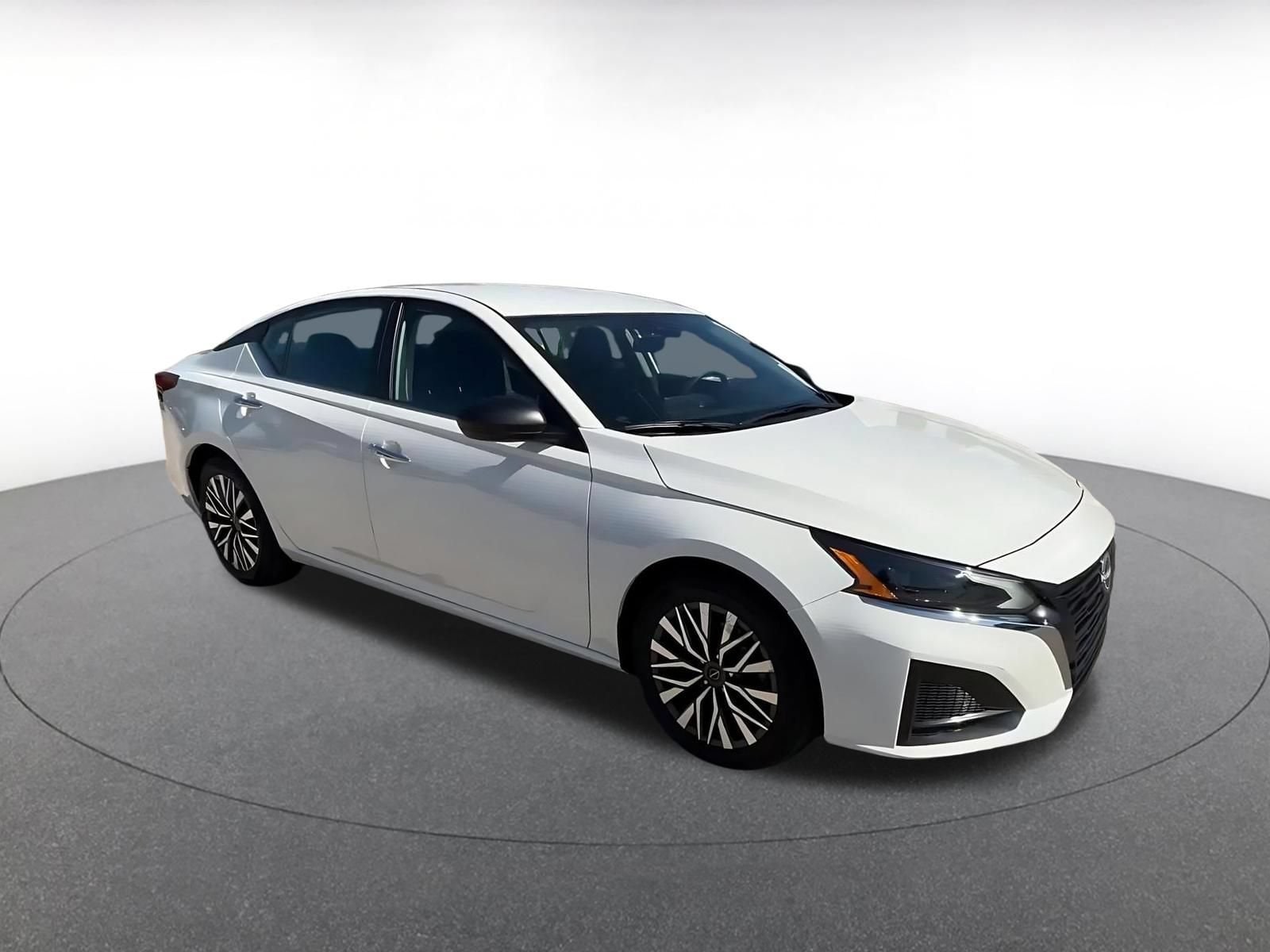 Thumbnail: 2025 Nissan Altima - 2