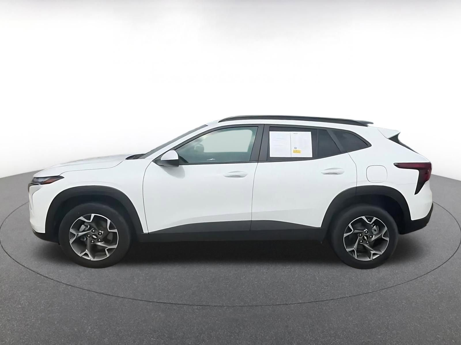 Thumbnail: 2025 Chevrolet Trax - 9