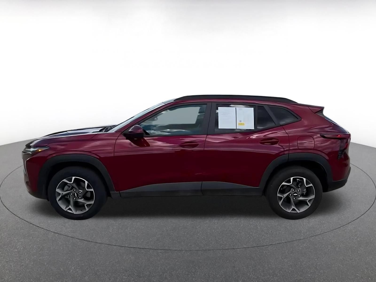 2025 Chevrolet Trax LT - Photo 9