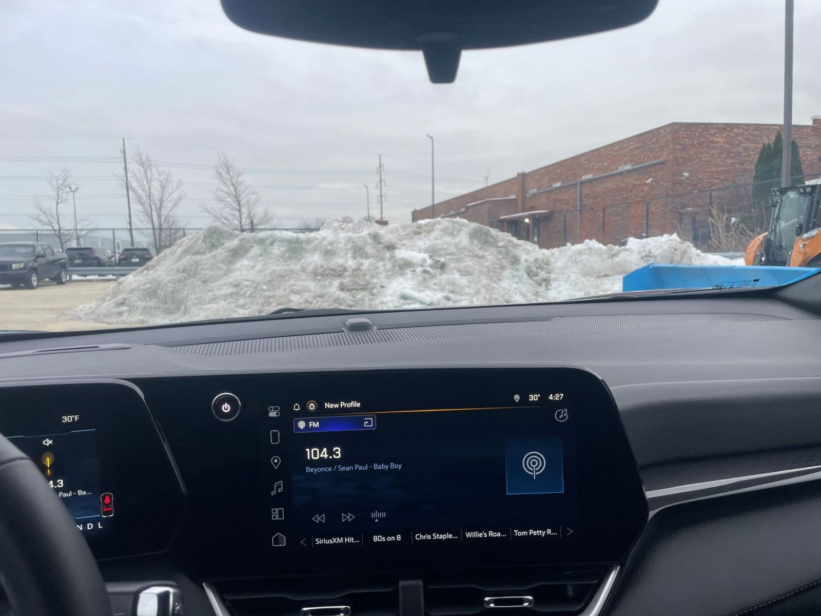 Thumbnail: 2025 Chevrolet Equinox - 18