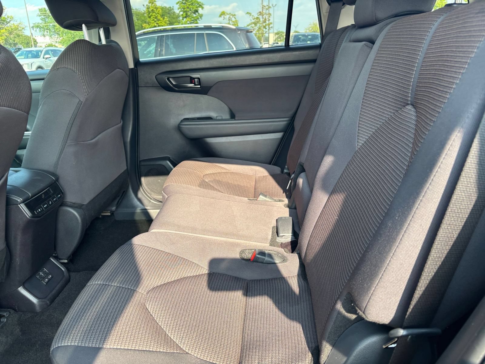 Thumbnail: 2025 Toyota Highlander - 20