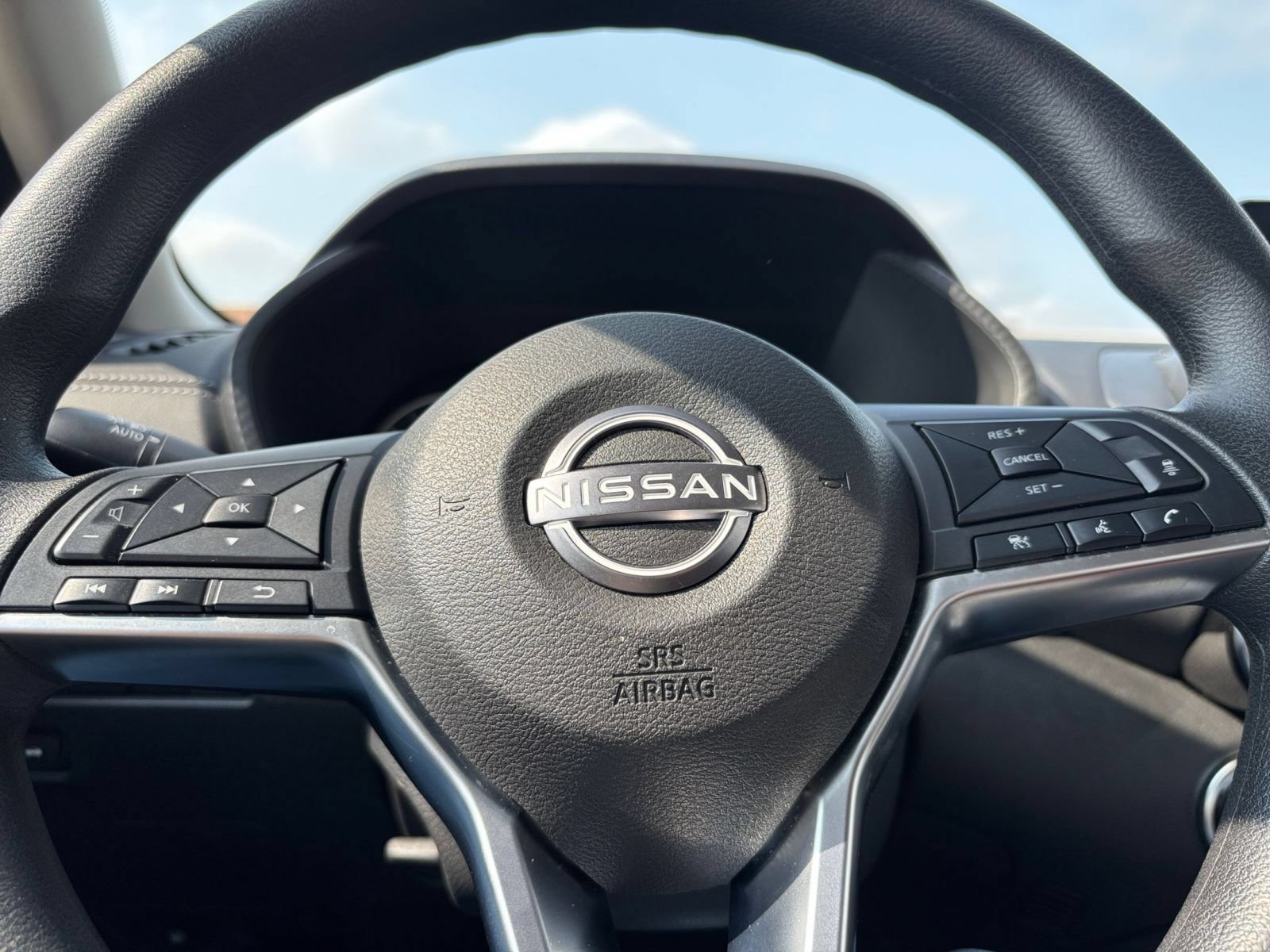 Thumbnail: 2025 Nissan Sentra - 25