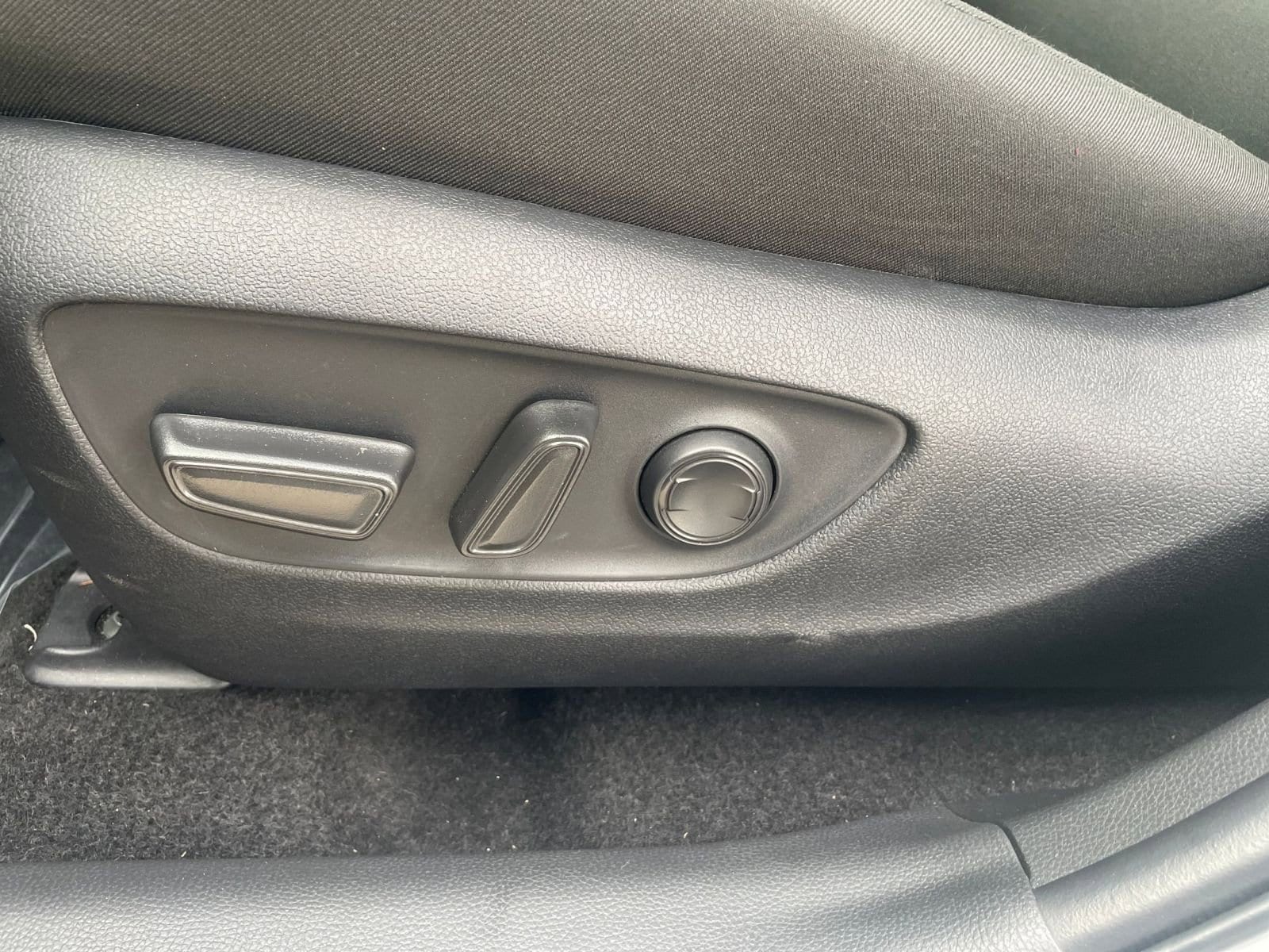 Thumbnail: 2025 Toyota RAV4 - 23