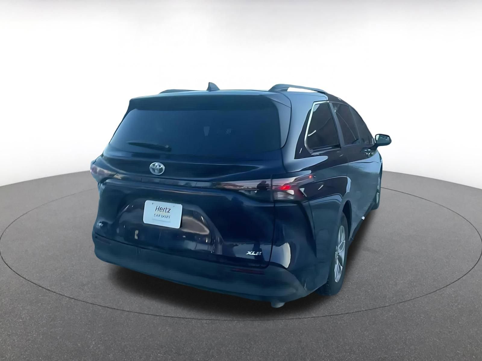 Thumbnail: 2025 Toyota Sienna - 14