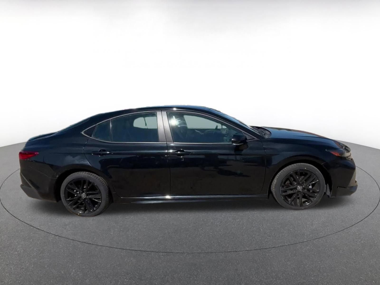 Thumbnail: 2025 Toyota Camry - 16