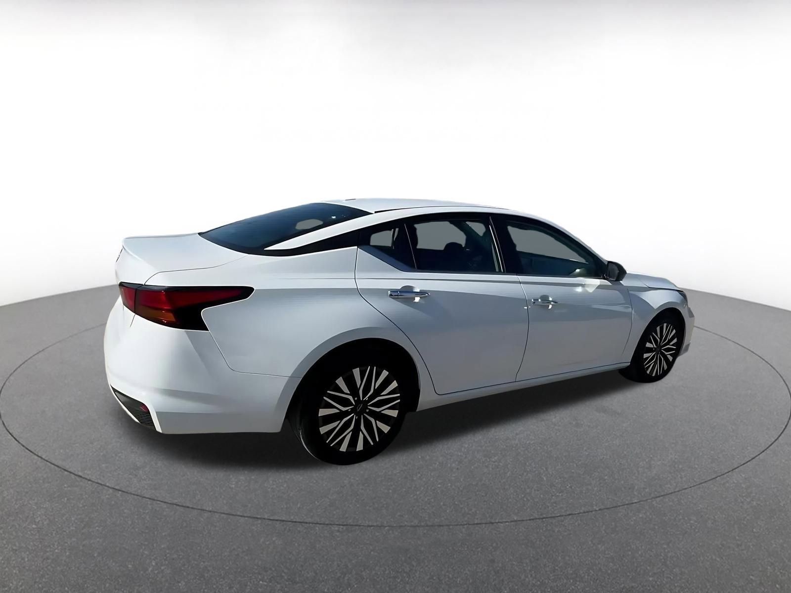 Thumbnail: 2025 Nissan Altima - 15