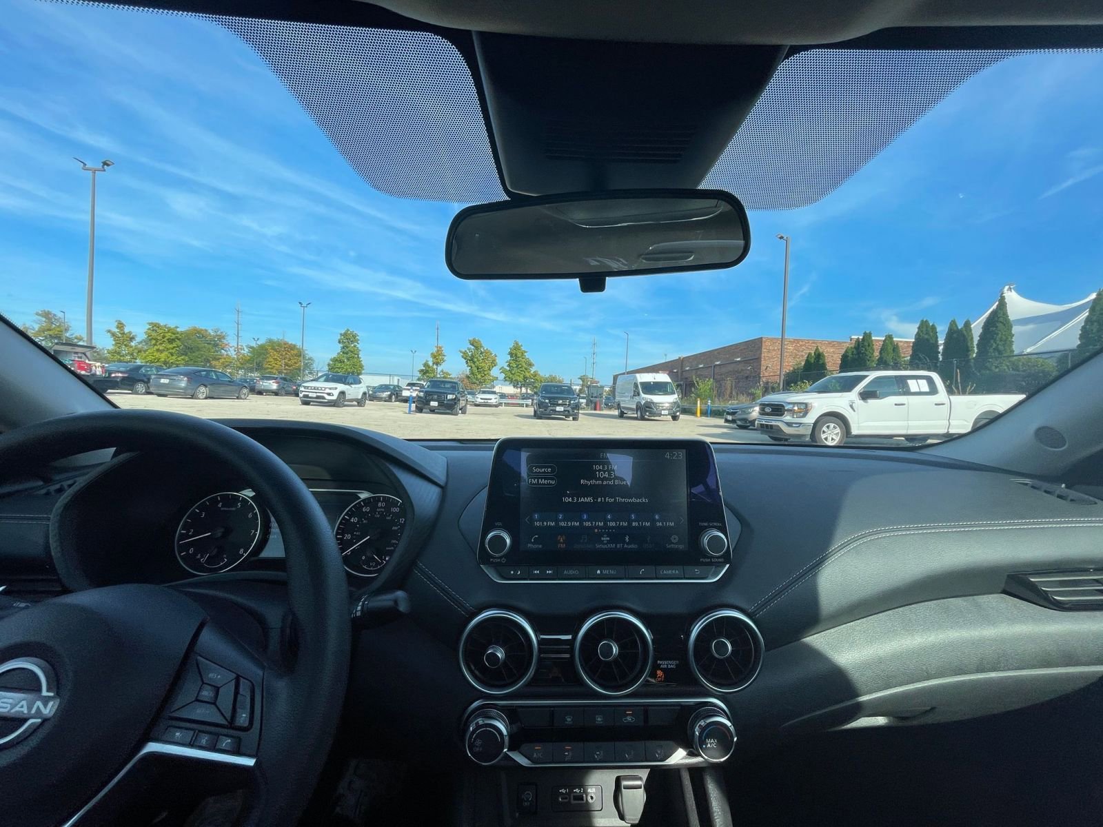 Thumbnail: 2024 Nissan Sentra - 32