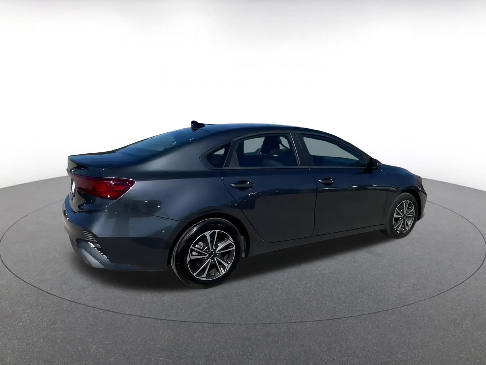 Thumbnail: 2024 Kia Forte - 15