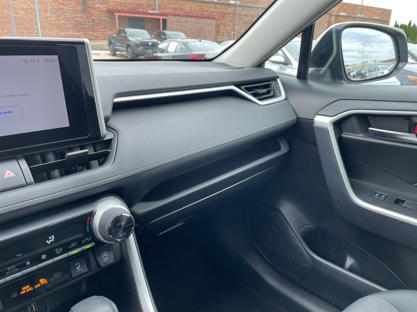 Thumbnail: 2025 Toyota RAV4 - 35