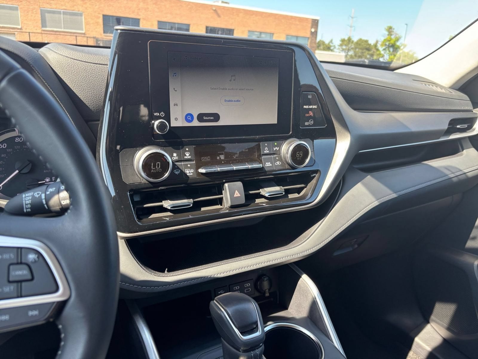 Thumbnail: 2025 Toyota Highlander - 16