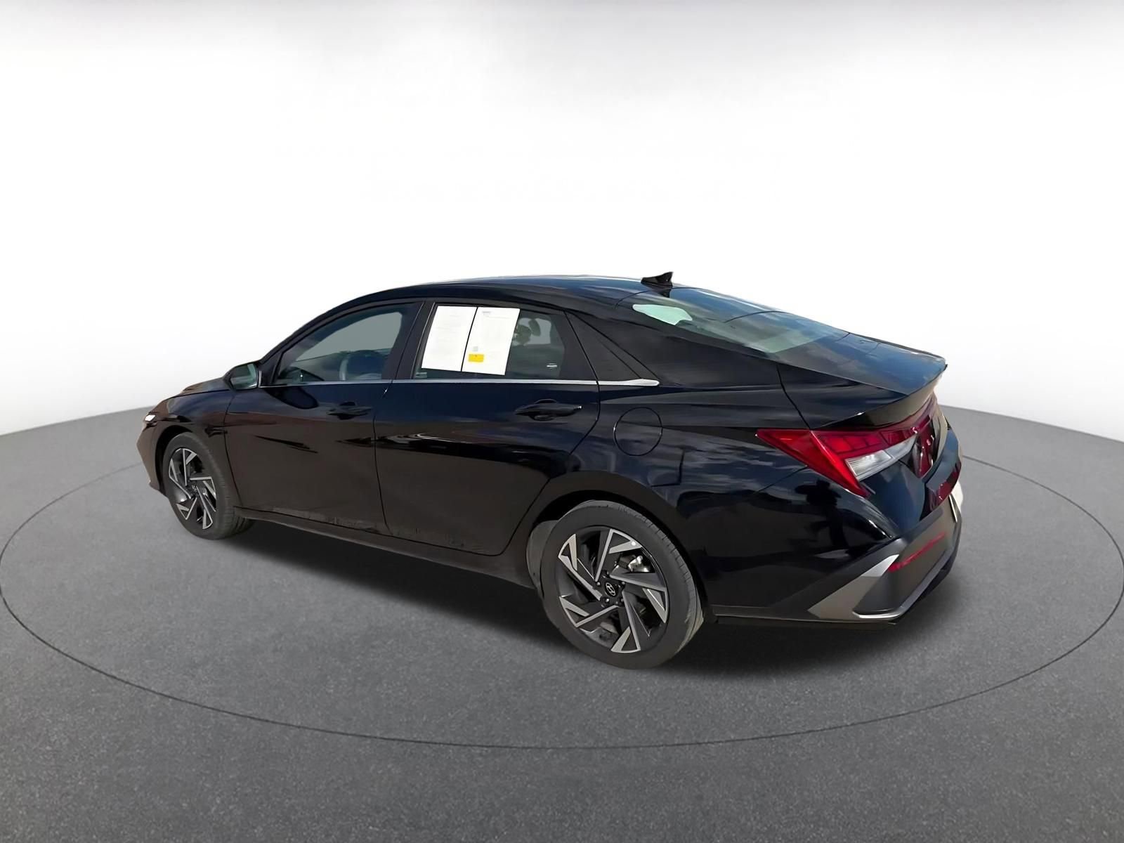 Thumbnail: 2025 Hyundai Elantra - 10