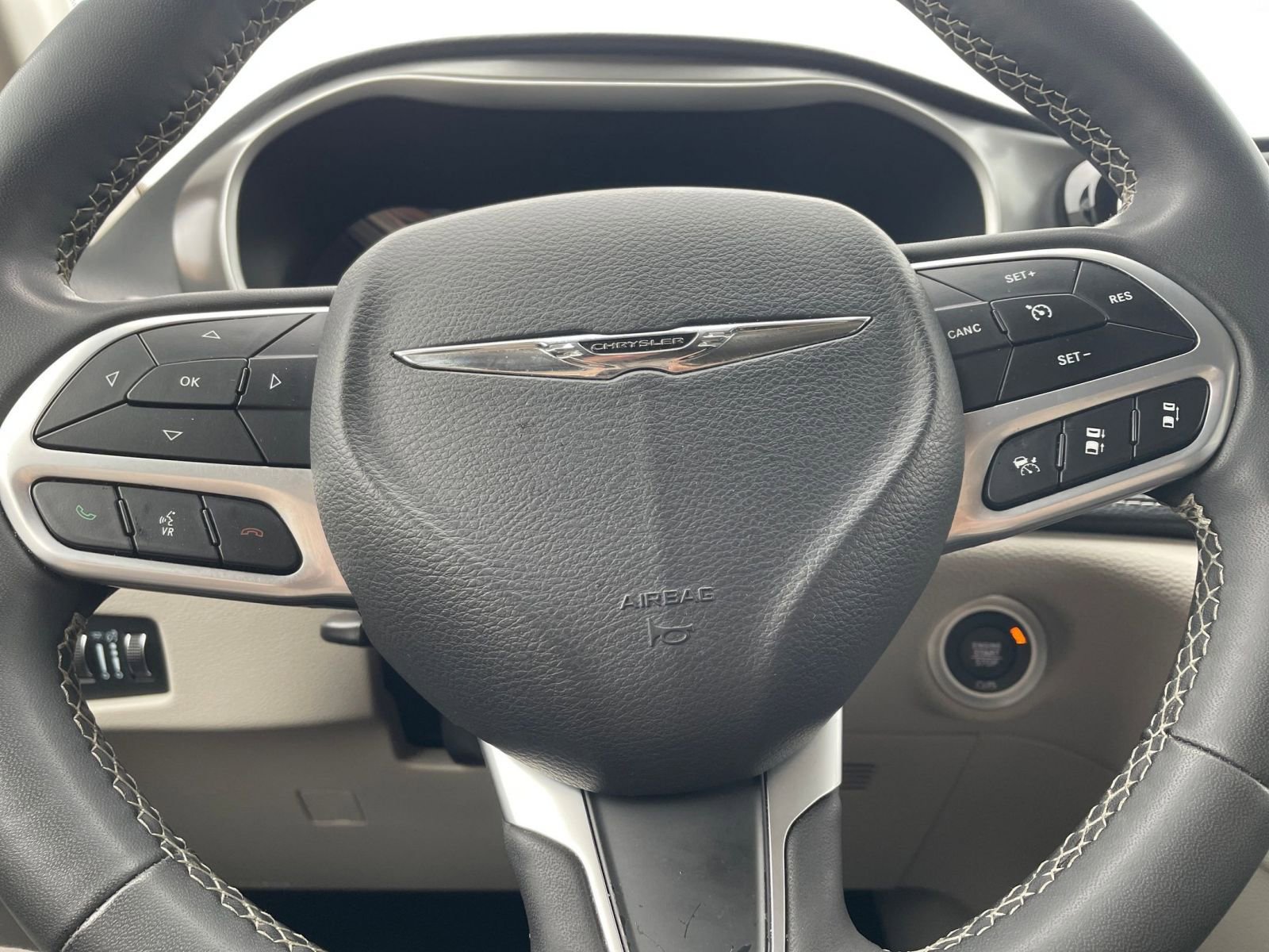 Thumbnail: 2023 Chrysler Pacifica - 30