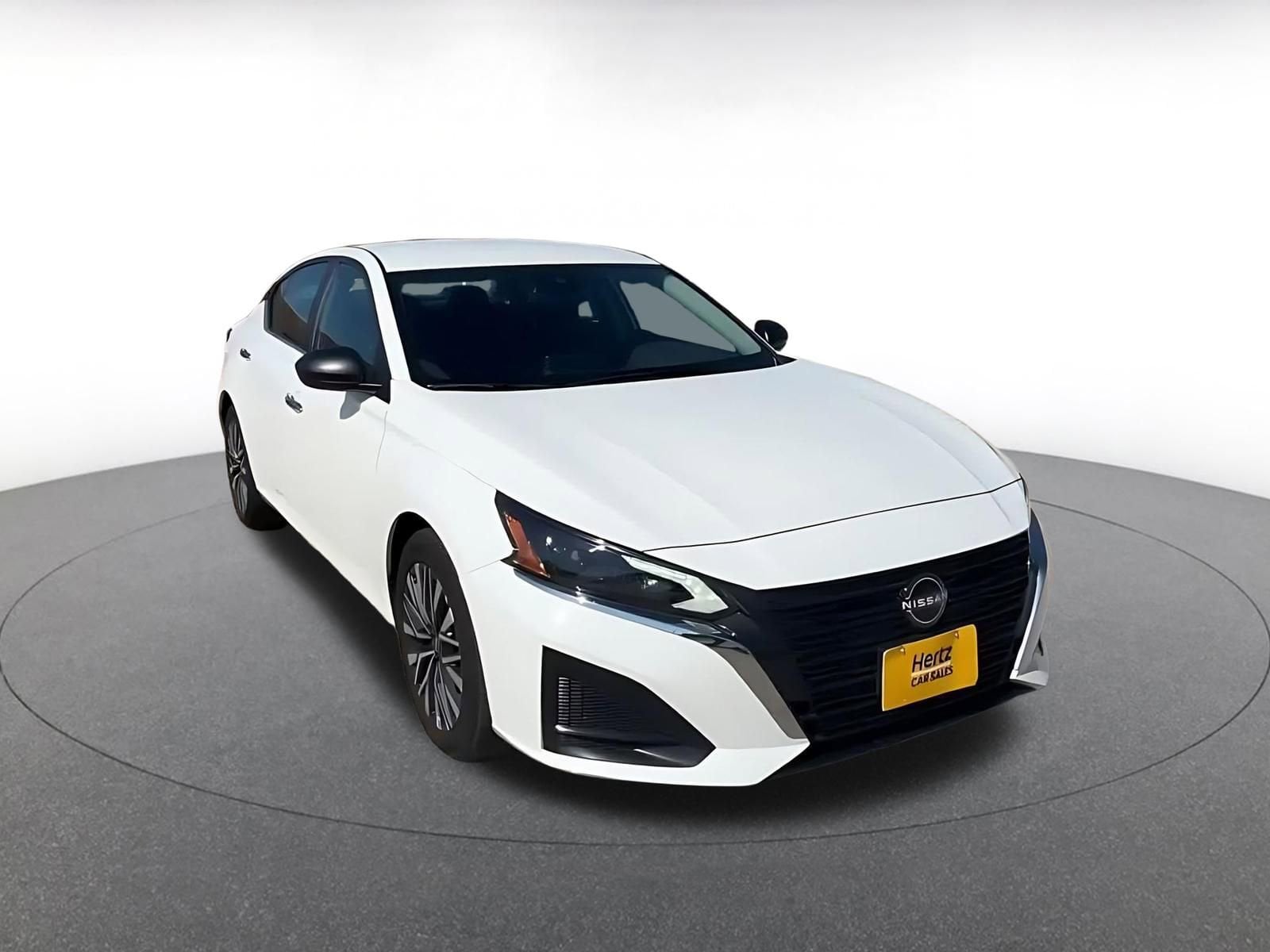 Thumbnail: 2025 Nissan Altima - 3
