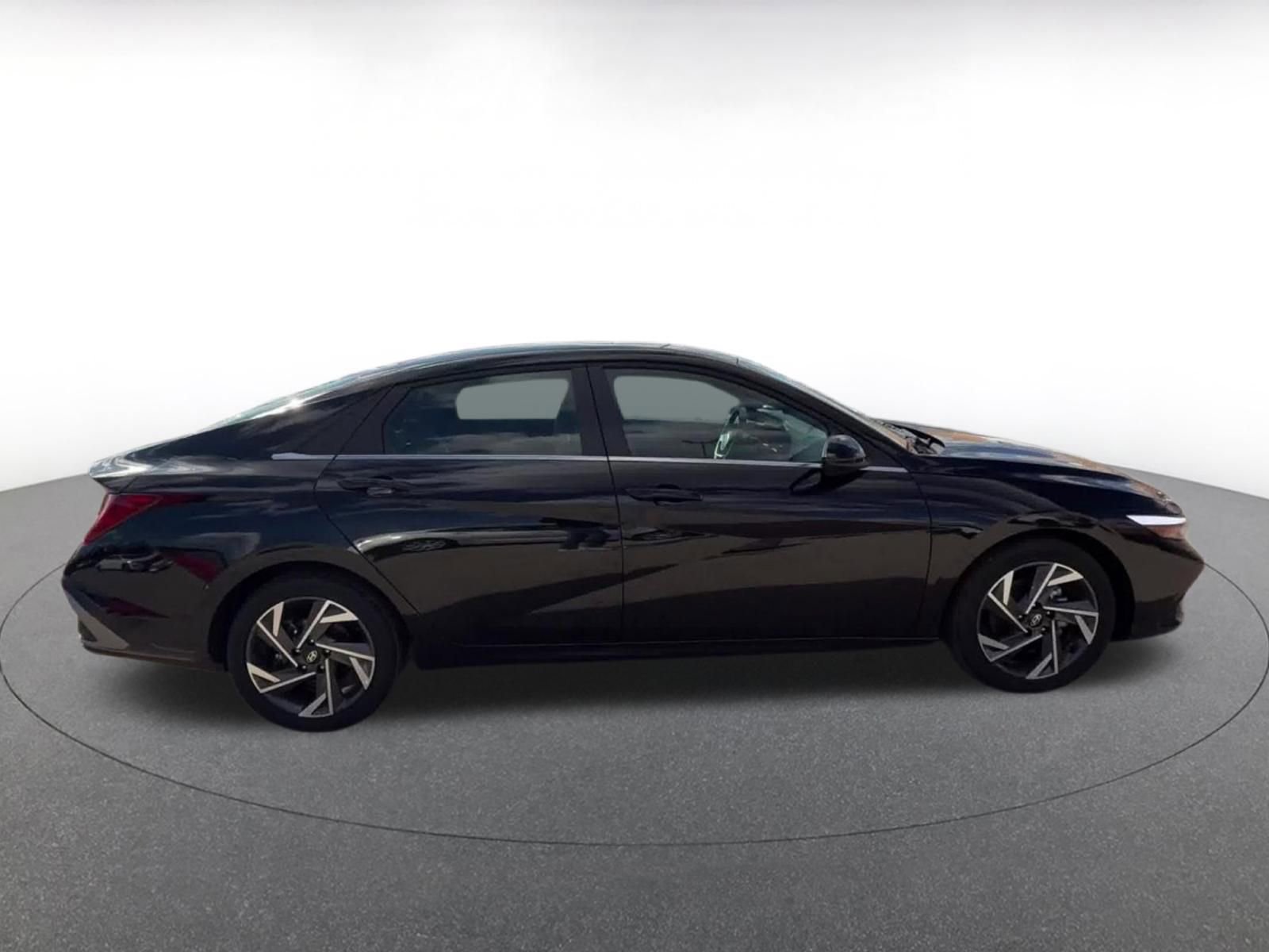 Thumbnail: 2025 Hyundai Elantra - 16