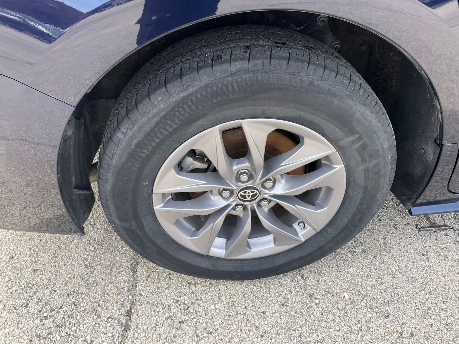 Thumbnail: 2024 Toyota Sienna - 33