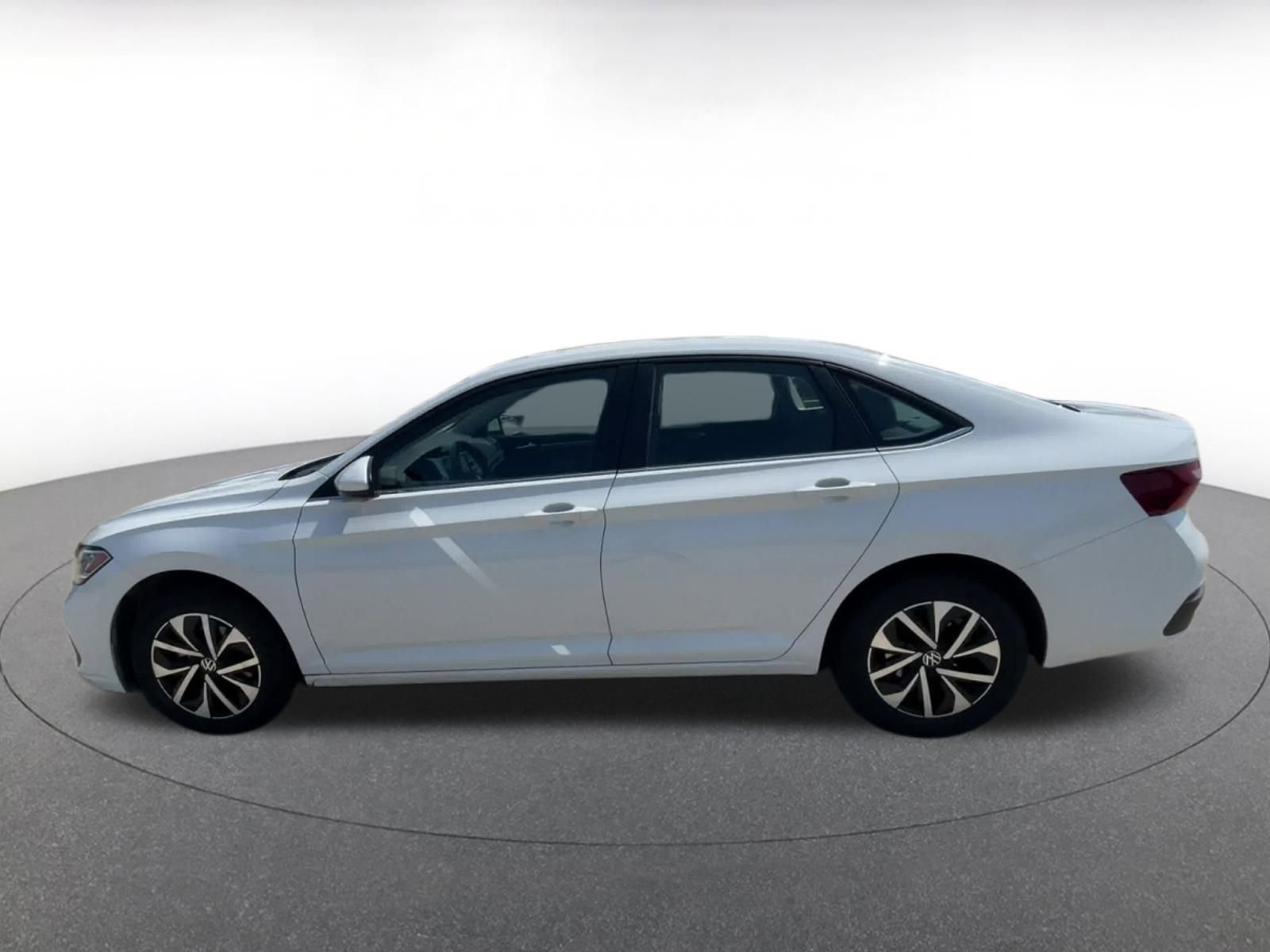 Thumbnail: 2024 Volkswagen Jetta - 9