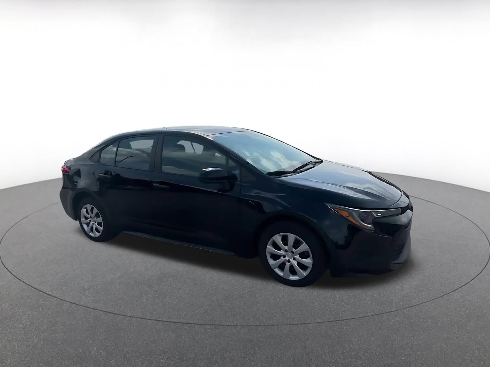 Thumbnail: 2025 Toyota Corolla - 2