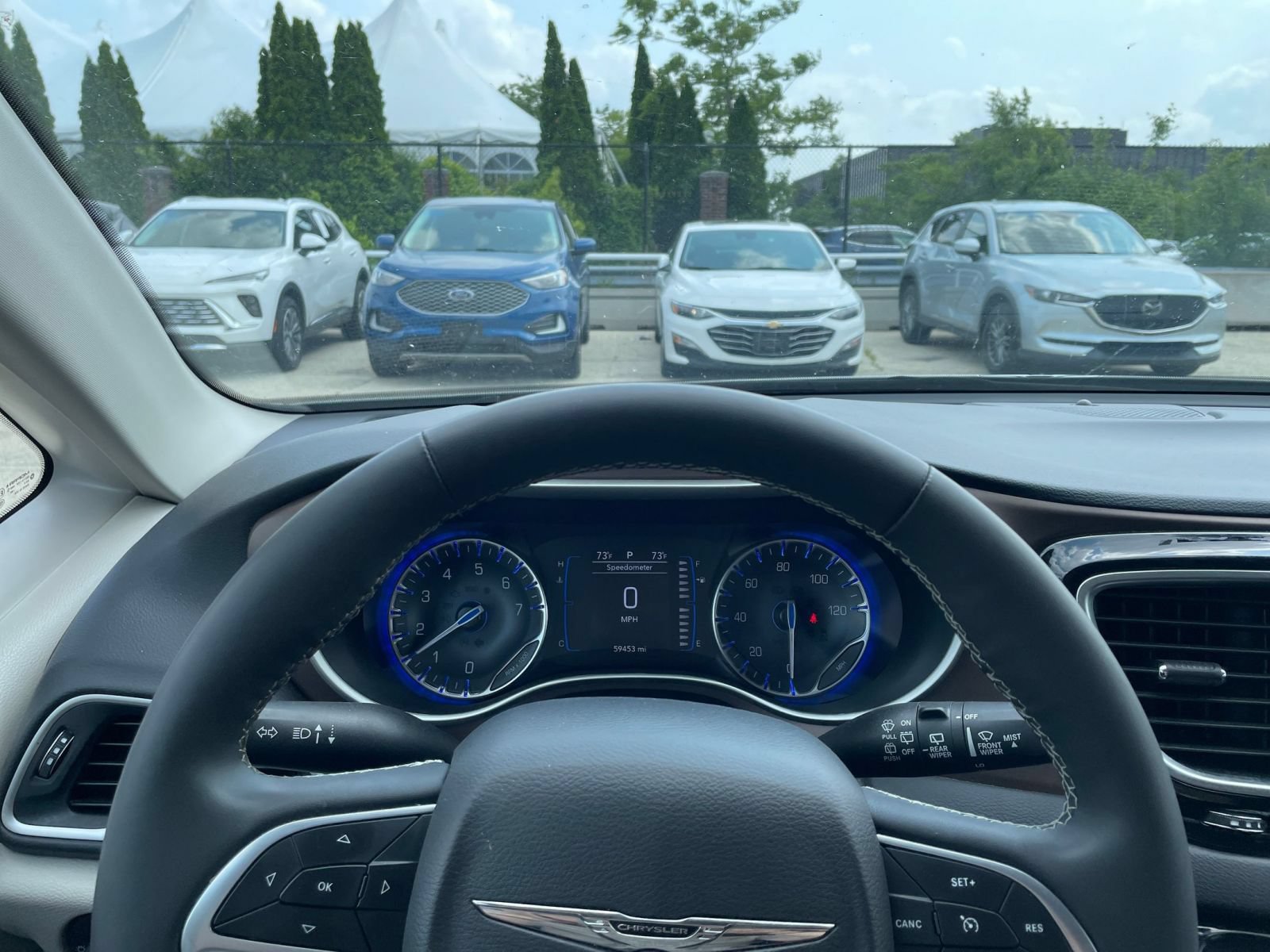 Thumbnail: 2022 Chrysler Voyager - 34