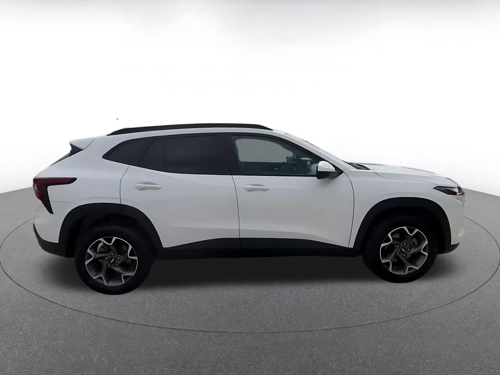 Thumbnail: 2025 Chevrolet Trax - 16