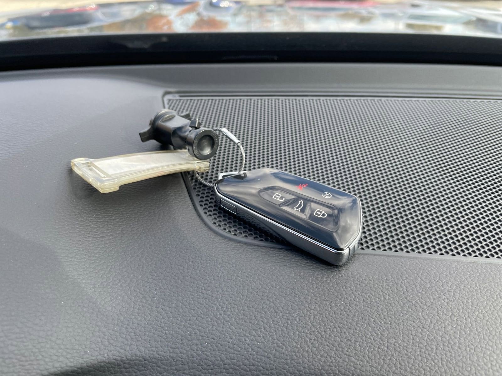 Thumbnail: 2025 Volkswagen Atlas - 22