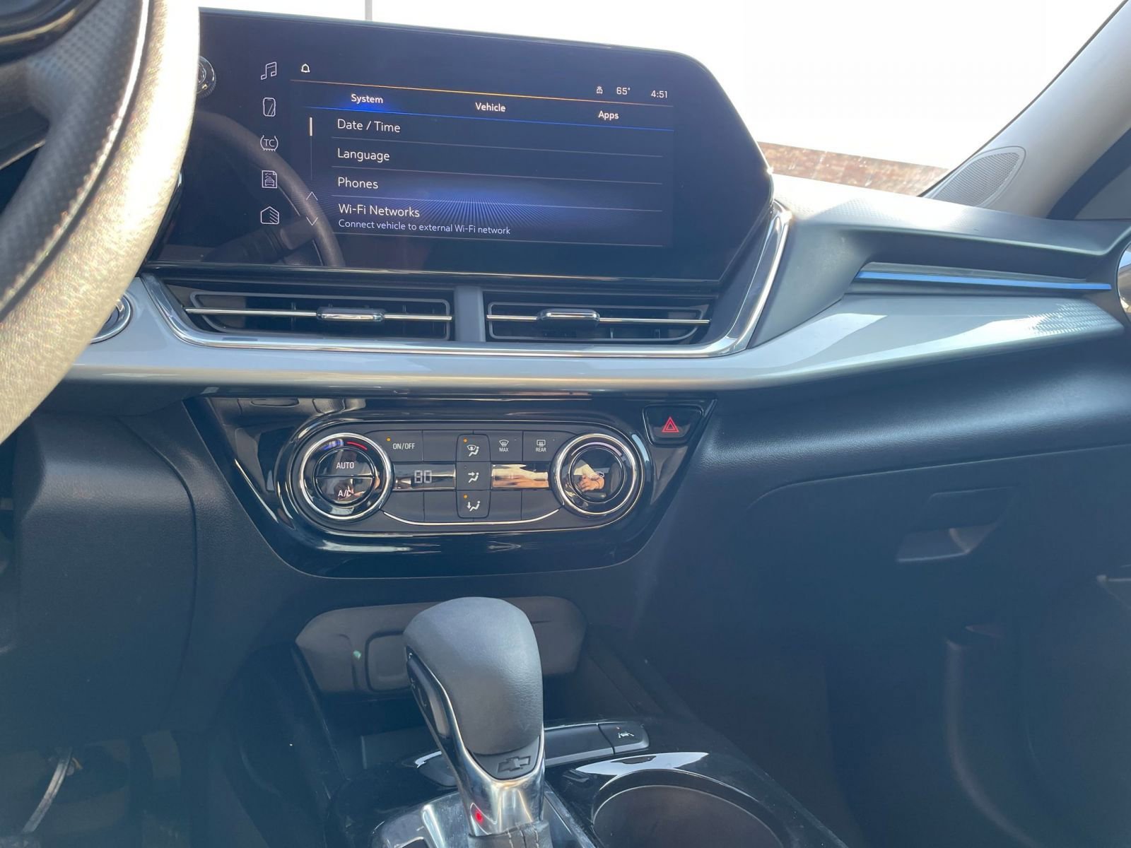 Thumbnail: 2025 Chevrolet Trax - 17